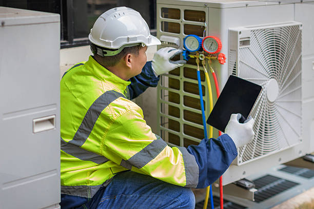 Professional Hvac technician working in Warrenton, NC